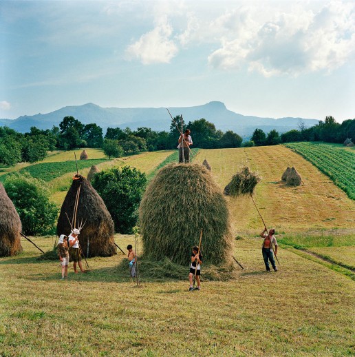 En Transilvania y otras zonas remotas de Rumanía, mucha gente  se dedica a la agricultura y gandería a pequeña escala, sin apenas sufrir cambios durante siglos. Autor: Rena Effend