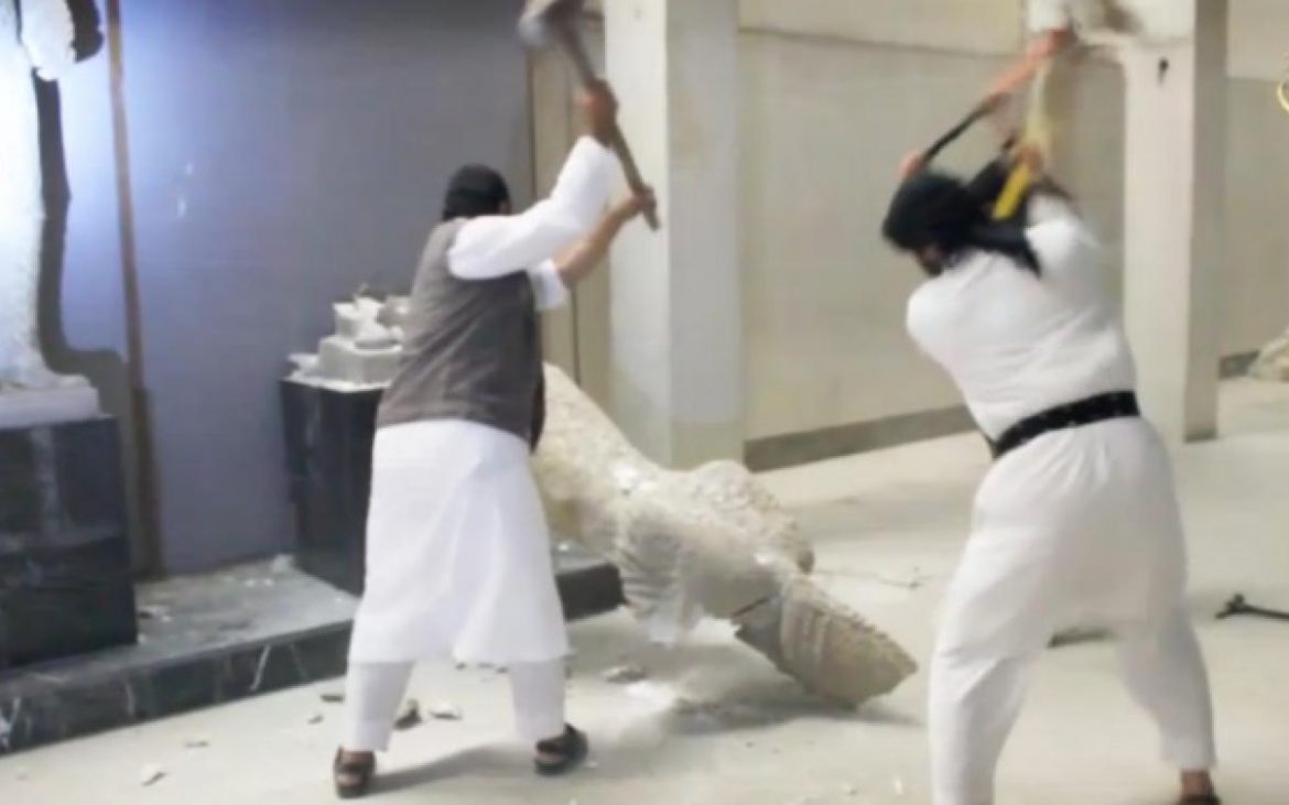 Milicianos del ISIS destrozan figuras del Museo de Mosul [Youtube]