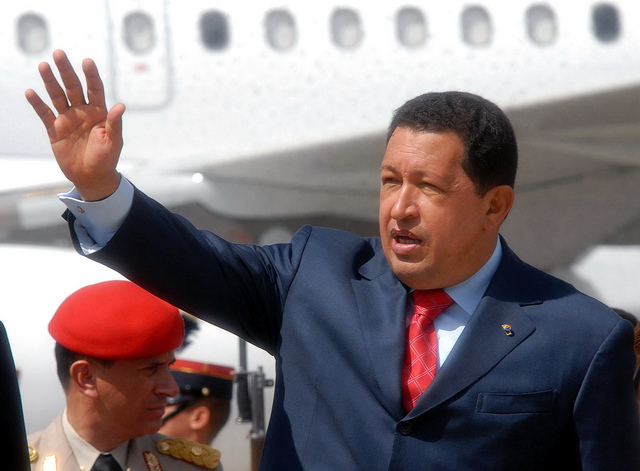 El expresidente de Venezuela, Hugo Chávez, visitando Guatemala en 2008 [Foto: Ukberri.net vía Flickr].
