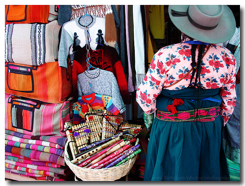 Cholita vendedora, Bolivia [Photo: Emi Flickr Account]