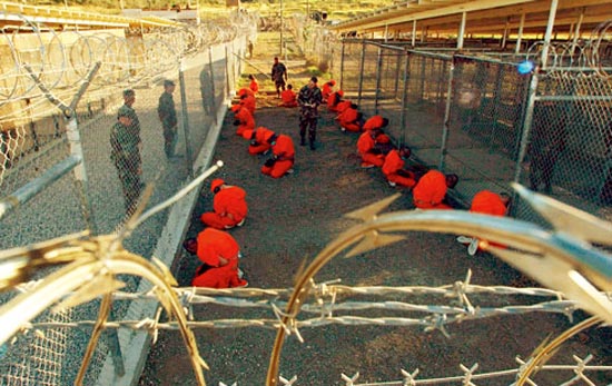 Guantanamo_captives_in_January_2002.jpg