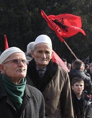 Miembros de la comunidad Albanesa en el sur de Serbia 
