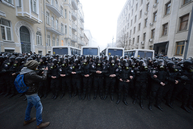 Ucrania portadaBarrera policial en Kiev, Ucrania (Autor: Ivan Bandura, Flickr)