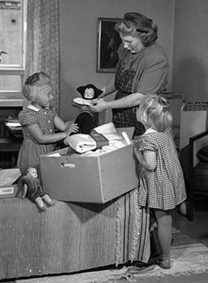 Una familia abre la caja en 1947