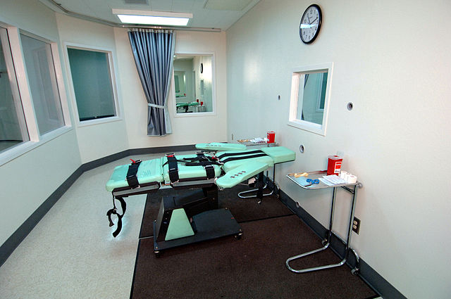 Sala de inyección letal de la prisión de San Quintín, EE.UU. [Vía Wikipedia] 
