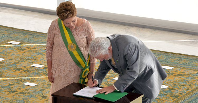 Con la llamada de Rousseff, Wagner se pone al frente de la institución [Fuente: Ministerio de Defensa vía Flickr]