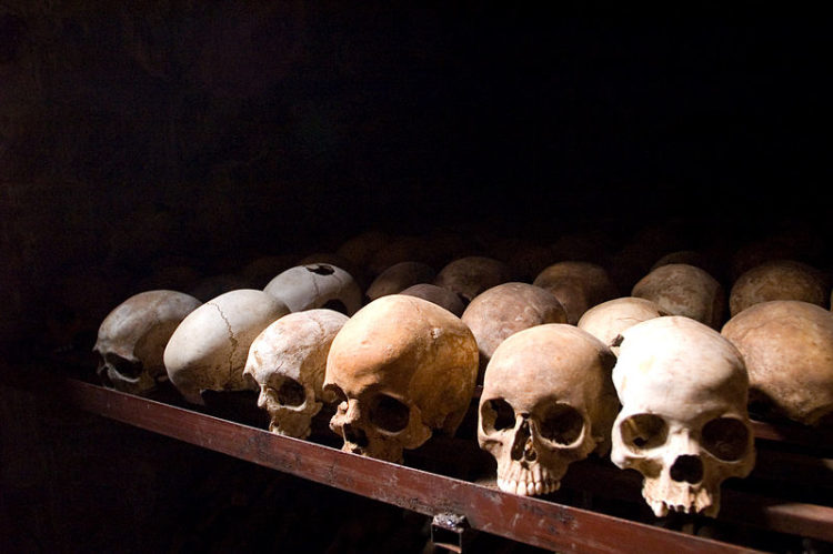 Víctimas del genocidio de Ruanda en Nyamata. Autora: Fanny Schertzer (extraída de Wikimedia Commons)