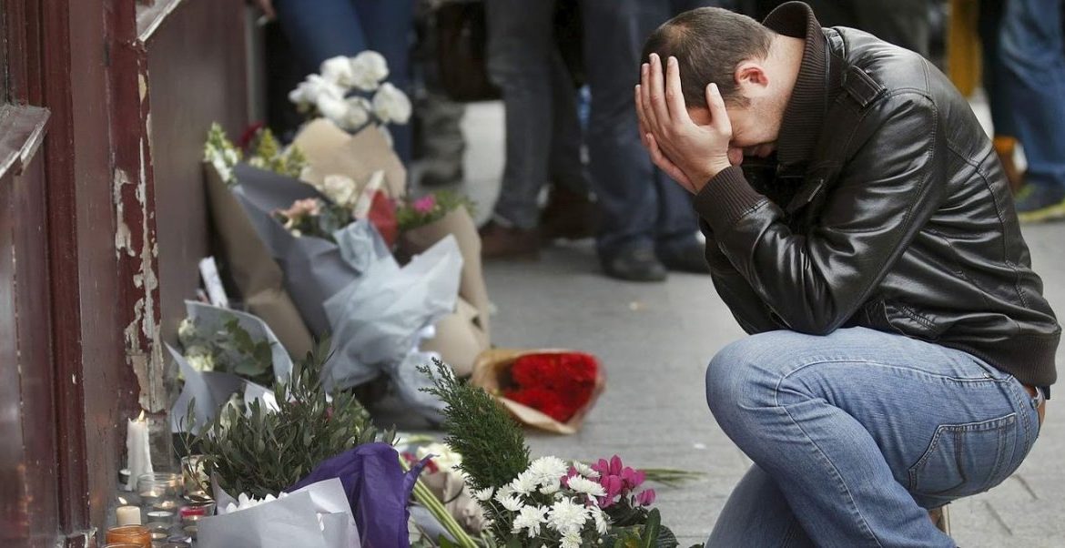 atentado-terrorista-paris-13n-francia-france-islamismo-ximinia-critica-analisi-religion-barbarie-humanidad-estado-islamico-2015