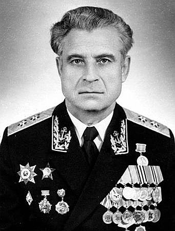Vasili Arkhipov fotografiado por su esposa. Imagen: Wikipedia.