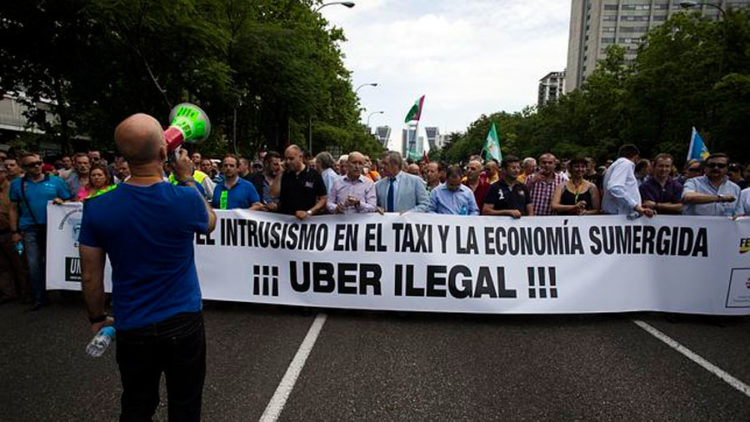 Protesta de los sindicatos del taxi contra Uber en Madrid. Imagen: El Android Libre.