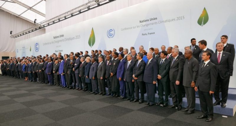 Jefes de delegación de los países presentes en la COP21, donde se formalizaron los Acuerdos de París [Foto: Presidencia de la República Mexicana vía WikimediaCommons].